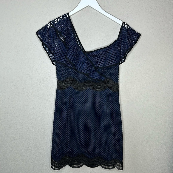 Saylor Luca Mini Dress Drop One Shoulder Navy Blue Mesh size Medium - Picture 4 of 16